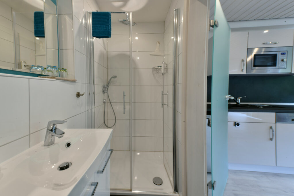 Badkamer van de Vliegende Hollander met inloopdouche