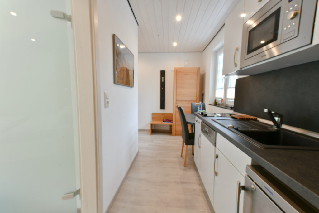 Keuken en gang van appartement Lohengrin